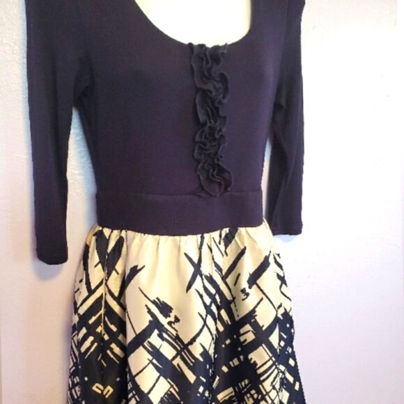 Paraella Dress - Picture 1 of 6